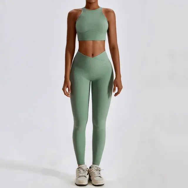 Women's Athletic Workout Set – Stylish Gym Clothes for Training & Fitness
