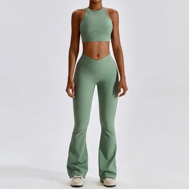 Women's Athletic Workout Set – Stylish Gym Clothes for Training & Fitness