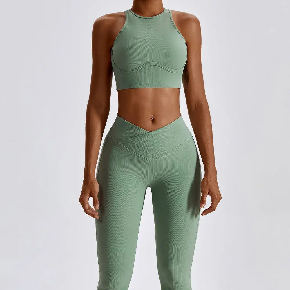 Women's Athletic Workout Set – Stylish Gym Clothes for Training & Fitness